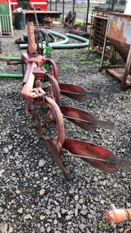 Massey Ferguson 3 furrow plough