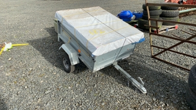 Small trailer with cover