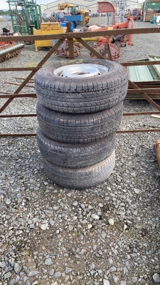 4 255/70-16 transit wheels & tyres, 2 as new