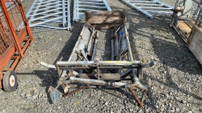 Cattle crush gate IAE galvanised