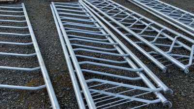 2 cattle feed barrier 15ft with adjustable ends