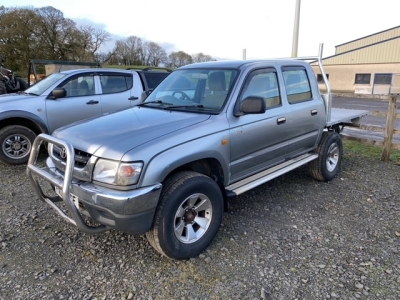 2002 Toyota Hillux. 219,000miles. New alternator, fully serviced, new rear springs, new reg