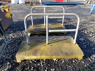 2 free standing heifer cubicles