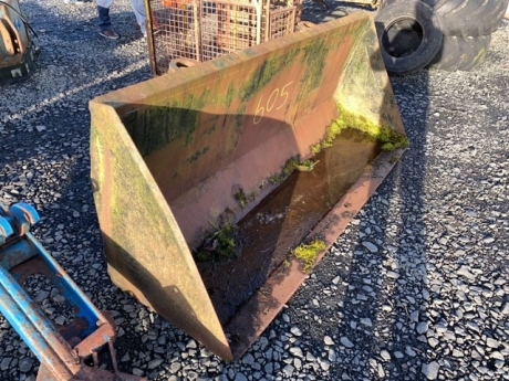 7ft Loader bucket with pin + cone brackets