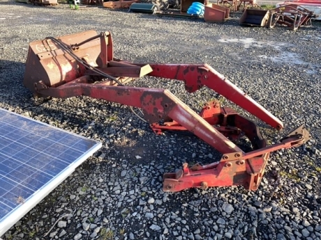 Massey Loader with bucket with brackets