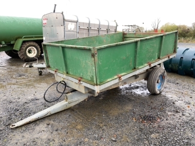 Tipping trailer