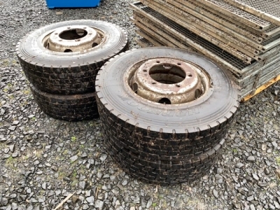 4 x lorry wheels from Mercedes lorry. 235/75/R17.5