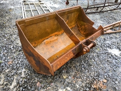 Loader bucket 5ft