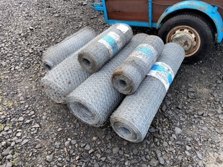 6 rolls of chicken mesh wire