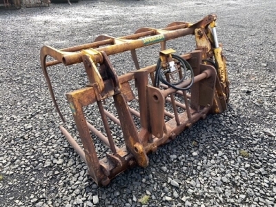 Silage grab manitou bracket