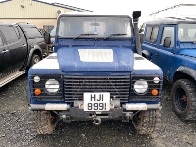 1985 Landrover Defender 200TD1, full years MOT, galvinised chassis + bulkhead, new hinges, bottoms of the doors replaced, safari snorkel, off road wheels, 2" lift kit, winch and bumper, fully poly bushed, rock sliders, swivel pins replaced, driving 100%