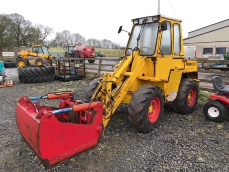 Kramer 312 4 wheel steer on the button, third service, forward reverse changed to switch on left hand side of dash, comes with Redrock 3’10” shear grab, push off brackets and Kramer brackets