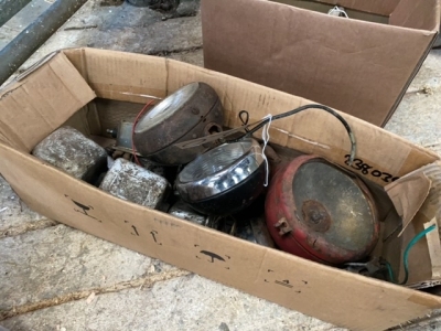 Box of spot lights etc