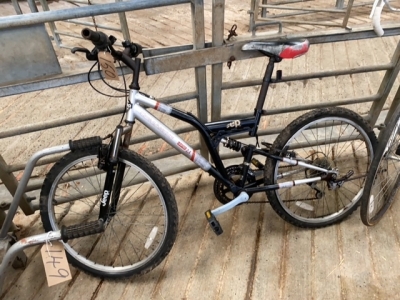 Comanche black and silver bike