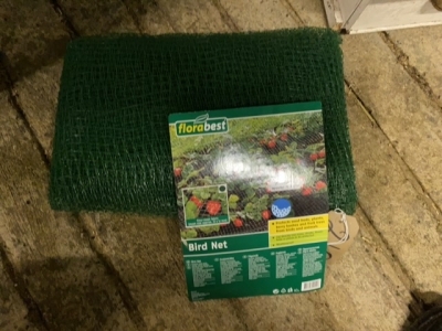 Flora Best Rain Pump & bird net new in box