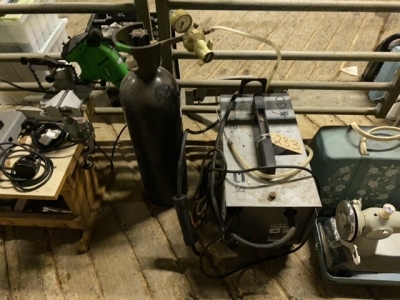 migmate welder 130 & carbon dioxide bottle