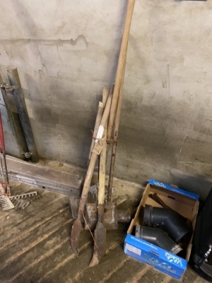 Job lot of brush shovel slasser etc
