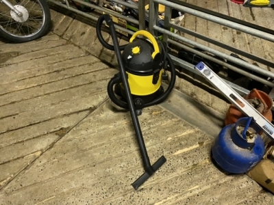 Yellow hoover