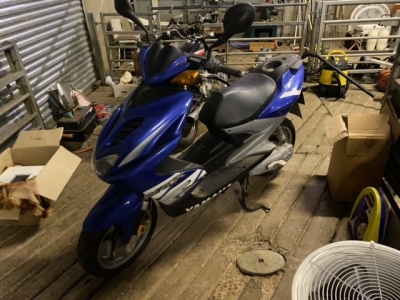 Yamaha moped - needs battery charged