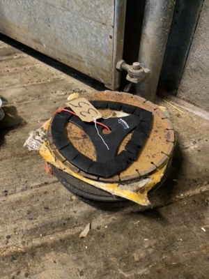 2 bundles of cutting discs