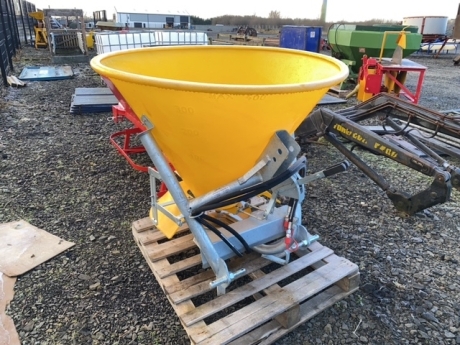 Hydraulic salt dispenser for 3 point linkage (Jarmet)