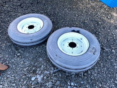 2 x 750x16 rims & tyres as new 6 stud