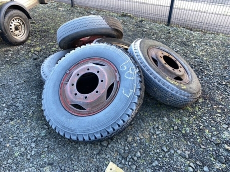 5 x 8 stud tyres & rims, 825 x 20