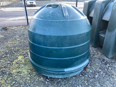 Beehive oil tank