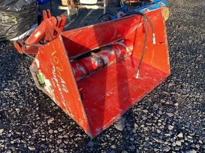 AG sawdust dispenser with pin & cone carriage also with frame for 3 point linkage