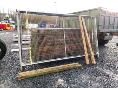 5 security screens & 4 wooden posts