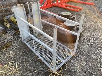 Lamb adopter crate