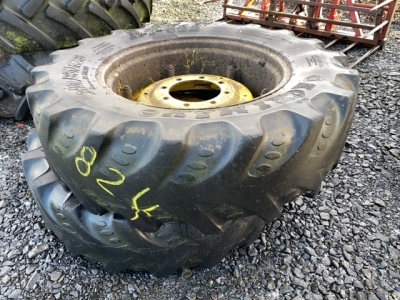 2 x front rims & tyres of John Deere 3050 24"