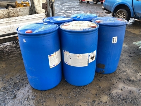 5 x blue barrels