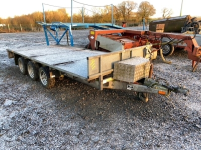 Ifor Williams try-axle 14 x 6.6 ft flat body trailer