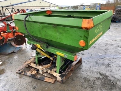 Amazone fertiliser sower 1402 with shaft