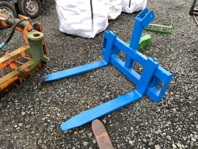 3 point linkage pallet forks