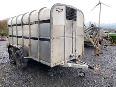 12 x 5.9 nugent cattle trailer complete with sheep decks, cattle dividing gate and brakes good