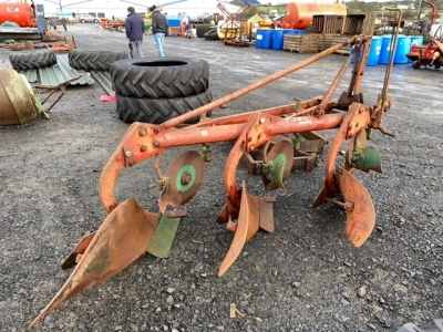 Kvernland 3 furrow plough