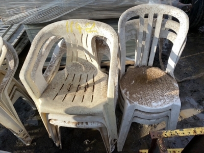 12 x plastic chairs white