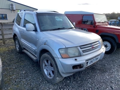 Shogun Pajero, GKZ 1794, MOT Nov 21', 2 new rear tyres, starts and drives, needs work