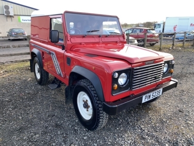 1994 Landrover 90 Defender TDI300, MOT Dec 21, fully restored all with new parts, sand blasted underneath, fully painted, engine and gearbox 100%, rear seats and belts, 4 new tyres, 116,000 miles, fully serviced by Landrover specialists