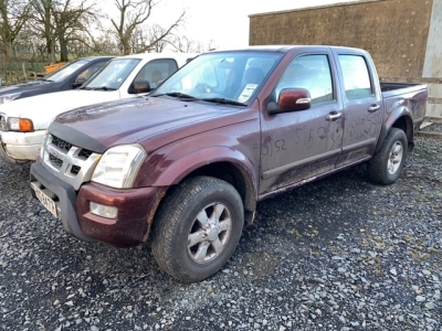 Izuzu rodeo pickup, 157,000miles, marron, mot Jan 22, KIG8477, taxed key and tax book, gwo need some welding below