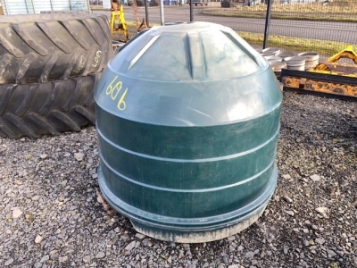 Beehive oil tank