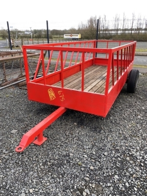 Refurbished Cattle feed trailer with new floor