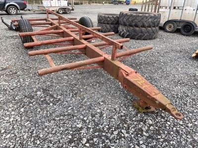 Bale trailer to carry 6 bales