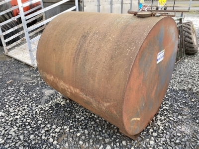 Oil tank