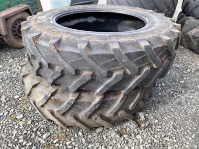 Pirelli rear tractor tyres good order, 16.9-38