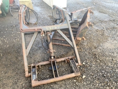 Foreloada 0400 power loader with brackets to fit marhsall or leyland tractor brackets go from back asle to front of tractor