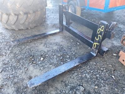 Pallet brackets with euro brackets stamped 2tn