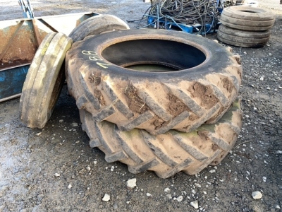 2 x 12.4-28 tyres, 2 x 600-16 tyres and rims to suit MF35